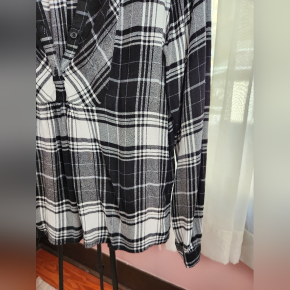 Lucky Brand Women's Medium Top Plaid Bib Front Blouse Black White - Picture 3 of 5